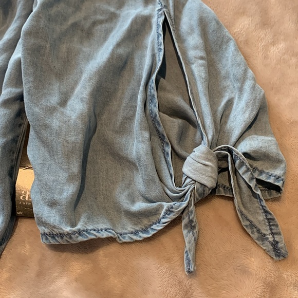 Denim off-the-shoulder dress, unworn with tag attached, size medium - Picture 4 of 4